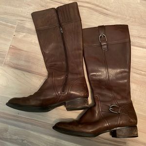 Used condition Ariat size 8 leather boots